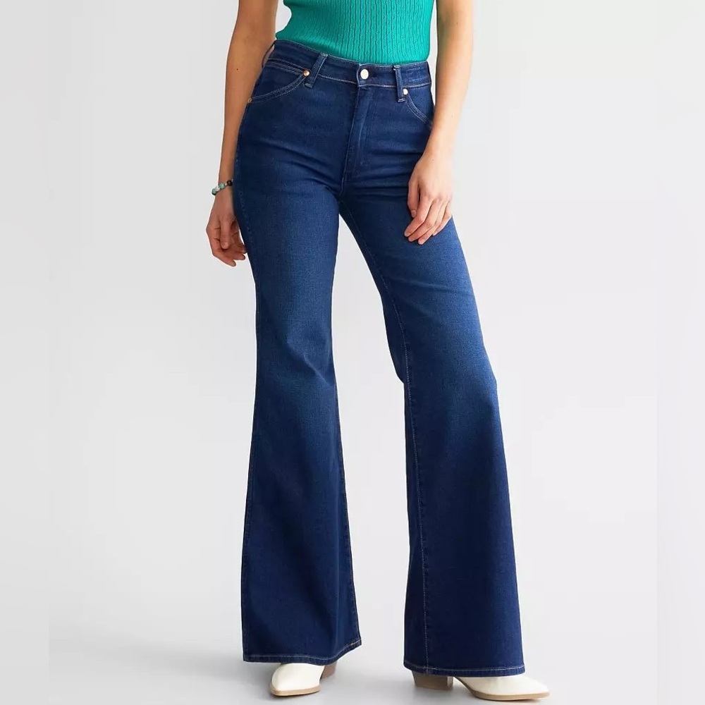Wrangler Women's Blue Flare Jeans - Picture 2 of 6